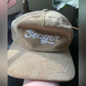 Seager tan hat